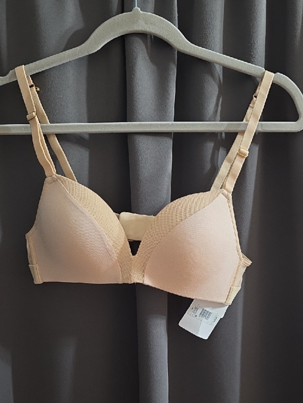 NWT Lively Bra Womens Tan Padded Wireless Comfort Adjustable Straps Sz 34A